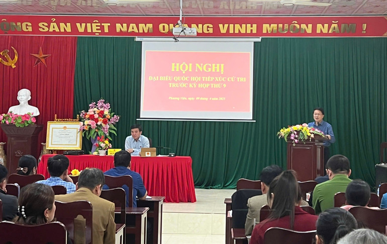 Đại diện lãnh đạo huyện Chợ Đồn tiếp thu, giải trình. img-2713.jpg