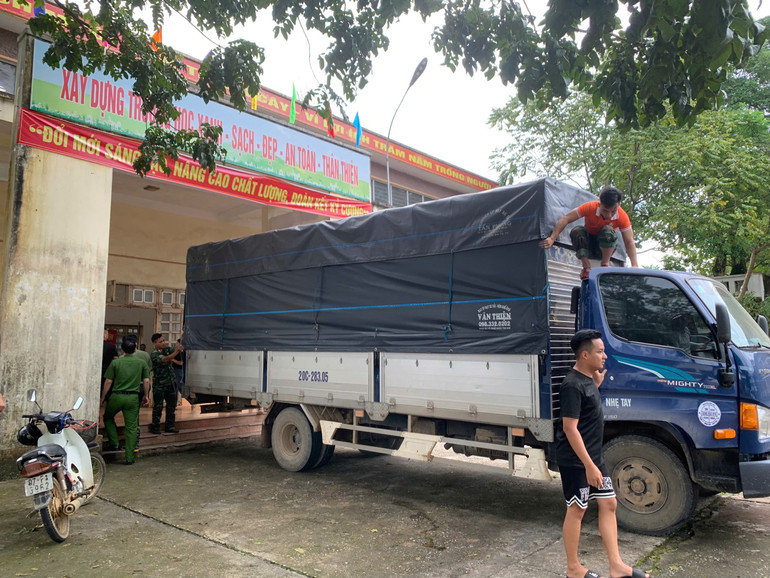 Địa điểm tiếp nhận tại Trường PTDT Nội trú huyện, tổ 7 thị trấn Bằng Lũng, huyện Chợ Đồn. Tiep nhan.jpg