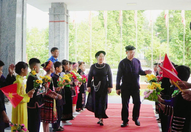 Đồng chí Hoàng Duy Chinh, Ủy viên BCH Trung ương Đảng, Bí thư Tỉnh ủy, Trưởng đoàn ĐBQH tỉnh Bắc Kạn đến dự Đại hội. img-3639-5012.jpeg