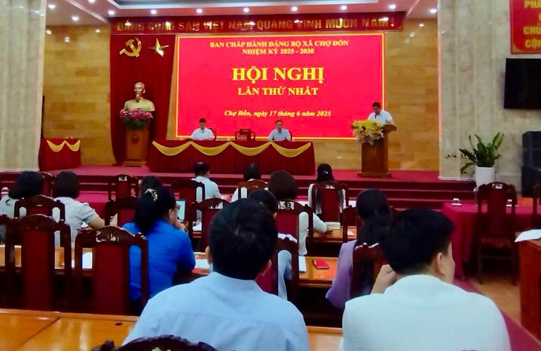 Các đại biểu tại buổi vận hành thử nghiệm. img-5817.jpg