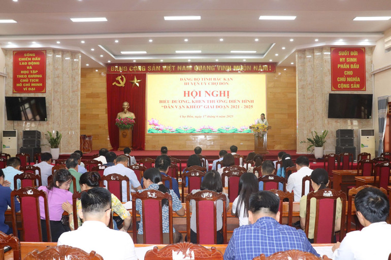 Các đại biểu dự Hội nghị. img-5742.jpg
