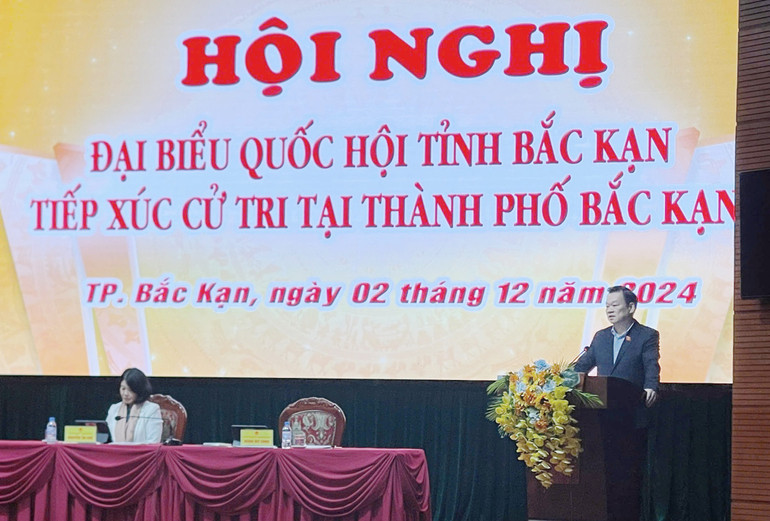 Đồng chí Hoàng Duy Chinh, Ủy viên BCH Trung ương Đảng, Bí thư Tỉnh ủy, Trưởng đoàn ĐBQH tỉnh. img-6230.jpg
