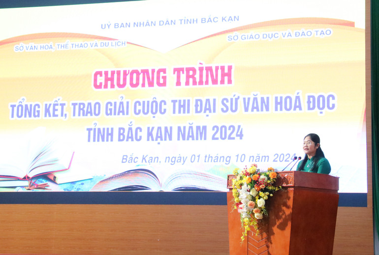 Đồng chí Hoàng Thu Trang, Ủy viên Ban Thường vụ Tỉnh ủy, Phó Chủ tịch UBND tỉnh phát biểu tại chương trình. Trang Pho CTT.jpg