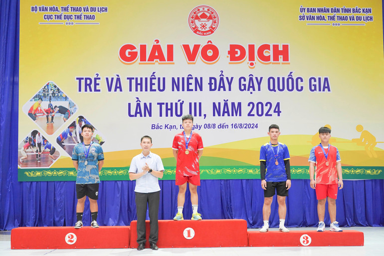 Vận động viên Hà Trọng Nhân mang về tấm Huy chương vàng duy nhất cho đoàn Bắc Kạn ở hạng cân trên 71kg đến 75kg nam. Trọng Nhân1.jpg