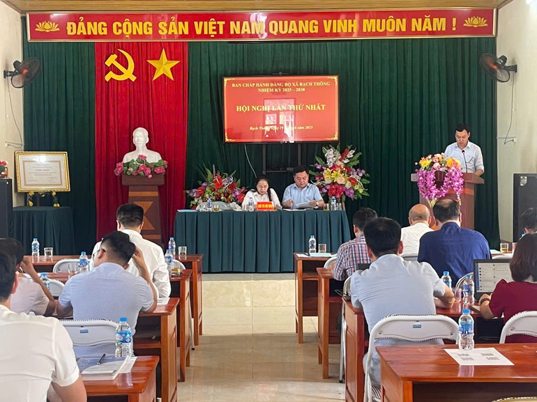 ផ្ទះវប្បធម៌ឃុំដួងផុង (បាក់ថុង) នឹងប្រែក្លាយជាកន្លែងធ្វើការសម្រាប់មន្ត្រីរាជការឃុំបាក់ថងថ្មីចំនួន ២០នាក់។ z6745633531481-46cffc34a0926c44f68fcfa5faa8c2cb.jpg