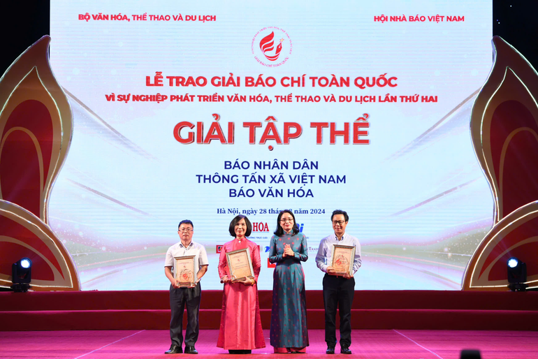 Ba đơn vị nhận giải tập thể. 2.png