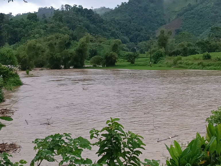 Nước dâng cao tại xã Bình Trung. Binh Trung.jpg
