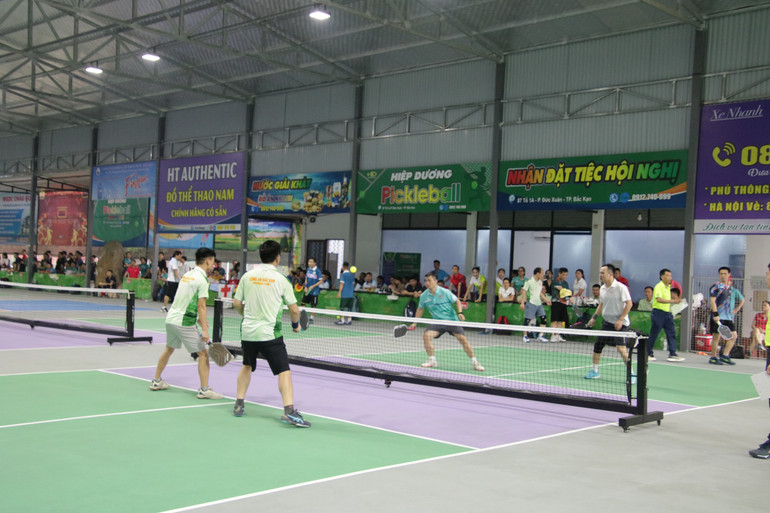 Các VĐV bước vào những trận đấu đầu tiên. img-8058.jpg