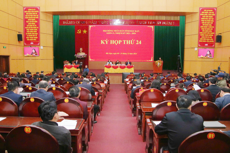 Các đại biểu tham dự Kỳ họp thứ 24, HĐND tỉnh khóa X. img-6930.jpg