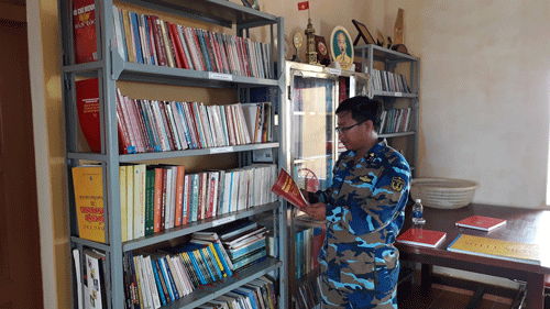 Trên các điểm đảo Trường Sa đều có tủ sách cho cán bộ, chiến sỹ đọc Trên các điểm đảo Trường Sa đều có