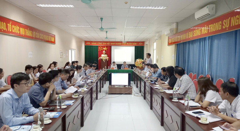 Quang cảnh buổi làm việc z5892017586338-b066bbf5b5567cd21d3e3021ecf6842b-4345.jpg