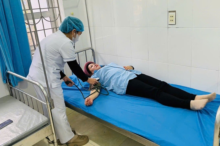 Trong công việc chuyên môn, chị Huyền luôn nêu cao tinh thần trách nhiệm, hoàn thành tốt các nhiệm vụ được giao. gen-h-z6694446381877-7e39fddb8efc452037997a5d6c5bb440.jpg