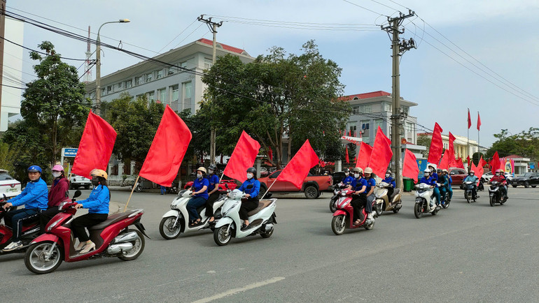 Đoàn diễu hành Hưởng ứng “Tháng hành động vì an toàn thực phẩm” năm 2025 trên một số trục đường chính của TP. Bắc Kạn. z6502806000414-9248093d6ae0c7212c603c246118d973.jpg