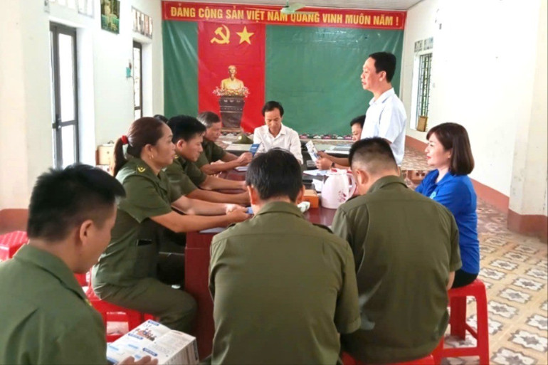 Tuyên truyền chính sách BHXH tự nguyện, BHYT cho thành viên Tổ bảo vệ an ninh, trật tự ở cơ sở xã Thanh Vận zalo_1782415721997059.jpg