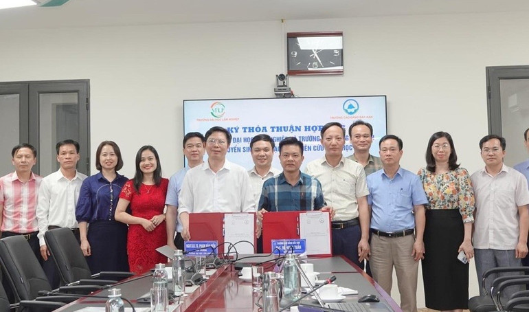 Nhà trường ký thỏa thuận hợp tác với Trường Đại học Lâm nghiệp. z5634206098926-13b27ce73c4450948f86021bc0e1c4a4-1.jpg
