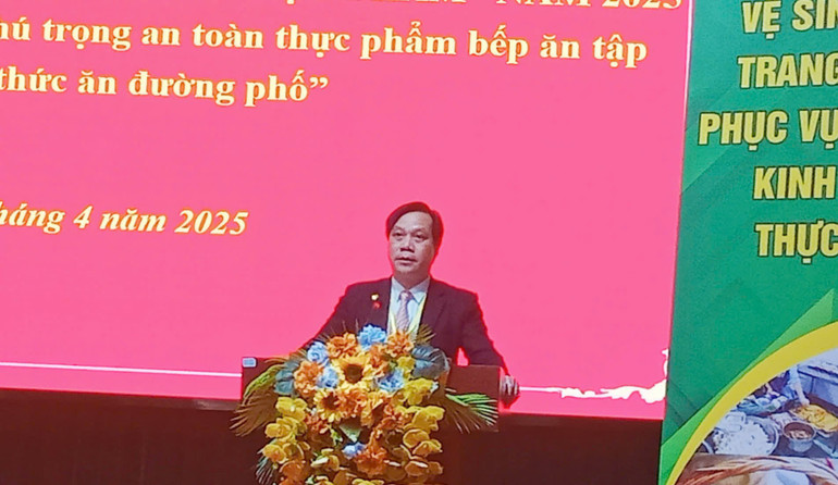 Ông Tạc Văn Nam, Giám đốc Sở Y tế phát biểu tại buổi lễ phát động. z6503136303217-43ff3560e2aa49109925d6851b7f5125.jpg