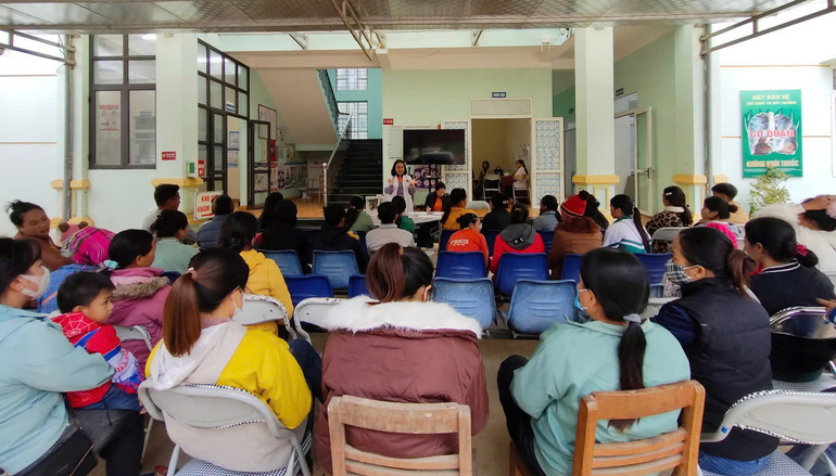 Ngành Y tế tổ chức Chiến dịch truyền thông lồng ghép cung cấp dịch vụ sức khỏe sinh sản/kế hoạch hóa gia đình tại xã Xuân Lạc (Chợ Đồn). z6214504384578-349833683584cc2efeba01a1739008d0.jpg