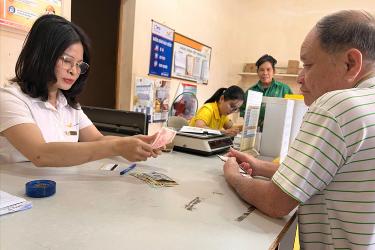 Chi trả lương hưu cho người được hưởng tại Bưu điện tỉnh Bắc Kạn (ảnh tư liệu). IMG_20240829_102941.jpg