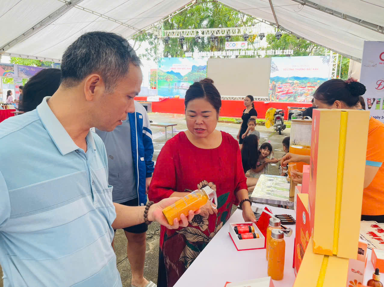 Các sản phẩm đặc trưng của Bắc Kạn được nhiều khách hàng biết đến và tin dùng. ngco 6.jpg