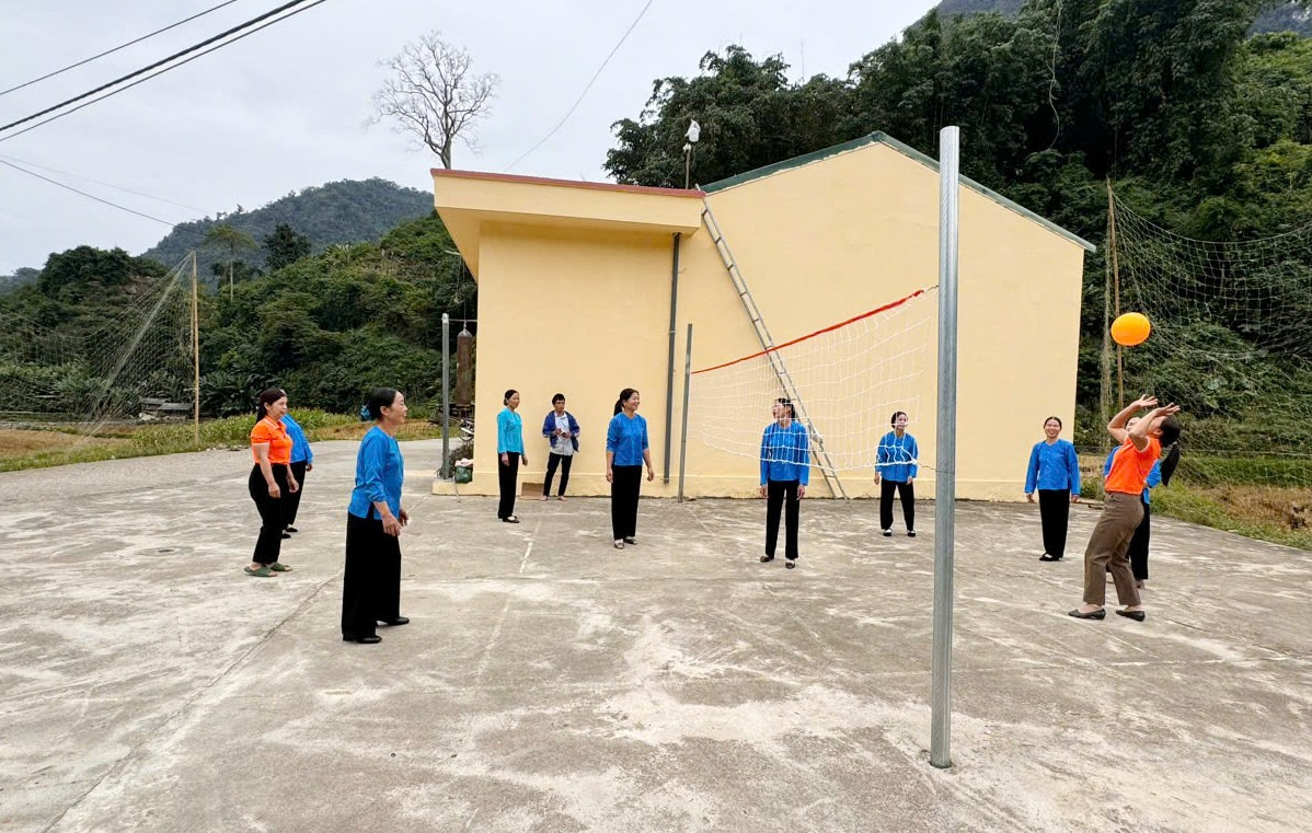 Phụ nữ vùng cao ở huyện Ba Bể đã được tạo điều kiện tham gia hoạt động thể thao tại địa phương. phu-nu-2.jpg