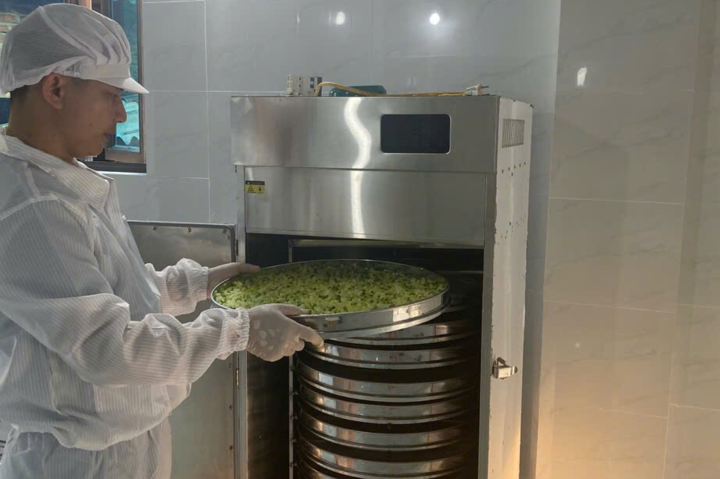 Sấy bí xanh thơm tại xưởng của Công ty TNHH Phja Food. thiet-ke-chua-co-ten-15.png