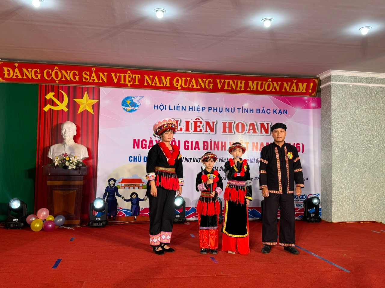 Liên hoan Ngày hội gia đình Việt Nam do Hội LHPN tỉnh tổ chức. (ảnh: Hà Thanh) phu-nu-1.jpg