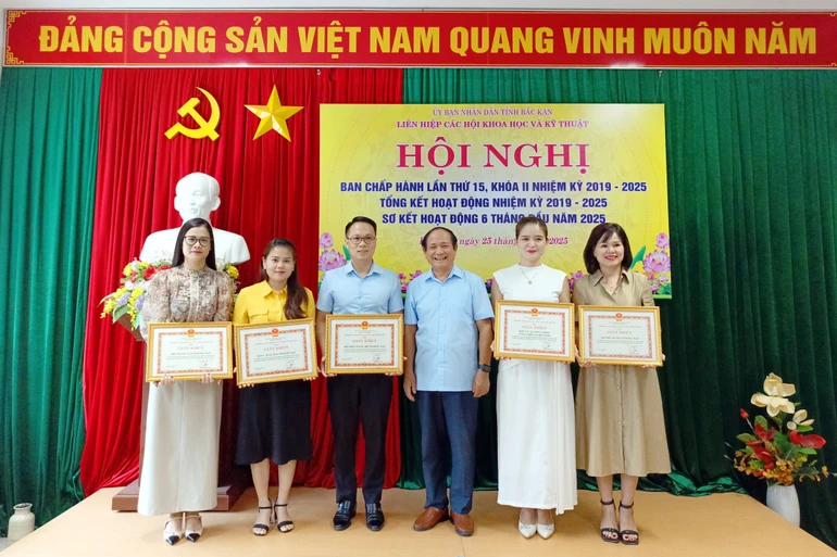 Hội nghị Ban Chấp hành Liên hiệp các Hội Khoa học và Kỹ thuật tỉnh Bắc Kạn lần thứ 15