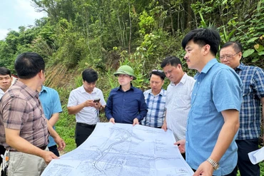 Chủ tịch UBND tỉnh Nguyễn Đăng Bình kiểm tra tiến độ các dự án khắc phục hậu quả thiên tai