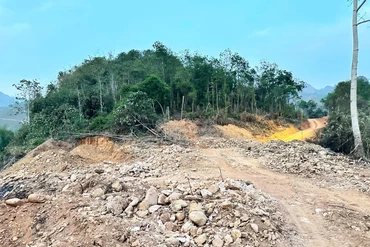 Dấu hiệu khai thác tài nguyên khoáng sản trái phép ở Bằng Thành