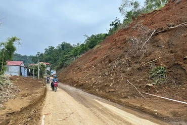 Sẽ khắc phục vị trí sạt lở trên đường tỉnh 258 trong tháng 6/2025
