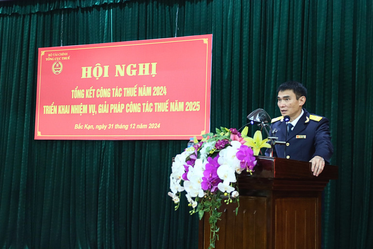 Đồng chí Trần Việt Thành, Phó Cục trưởng phụ trách Cục Thuế tỉnh phát biểu khai mạc. 5.jpg
