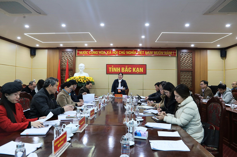 Phiên họp thường kỳ của Ban đại diện HĐQT NHCSXH tỉnh đánh giá hoạt động quý IV/2024 và triển khai công tác năm 2025.. 2-2760.jpg