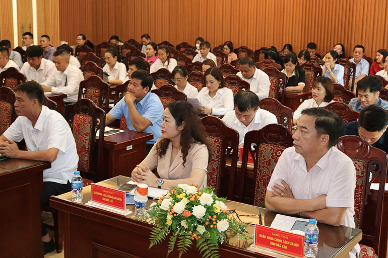 Đại diện các ngân hàng, doanh nghiệp, HTX tham gia Hội nghị. 3.jpg