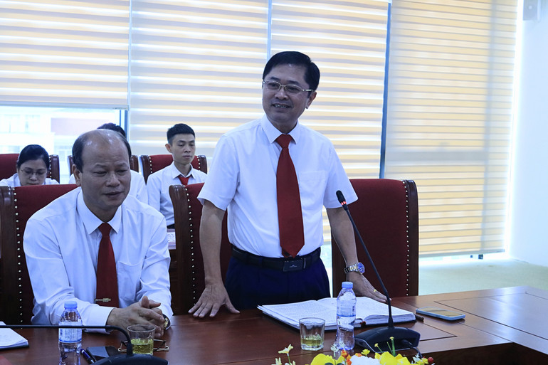 Ông Đỗ Đăng Hùng, Giám đốc Agribank Chi nhánh tỉnh phát biểu, chia sẻ về hoạt động an sinh xã hội của ngành. 4.jpg