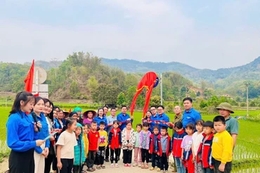 Thay đổi diện mạo nông thôn "Sáng - Xanh - Sạch - Đẹp”