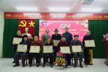 Mừng thọ - Nét đẹp báo hiếu đầu năm