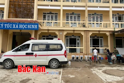 TTYT thành phố phối hợp với nhà trường triển khai các biện pháp phòng, chống dịch bệnh tại trường học