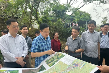 Phó Chủ tịch Thường trực UBND tỉnh Bắc Kạn kiểm tra thực địa công tác GPMB dự án cao tốc Chợ Mới - Bắc Kạn