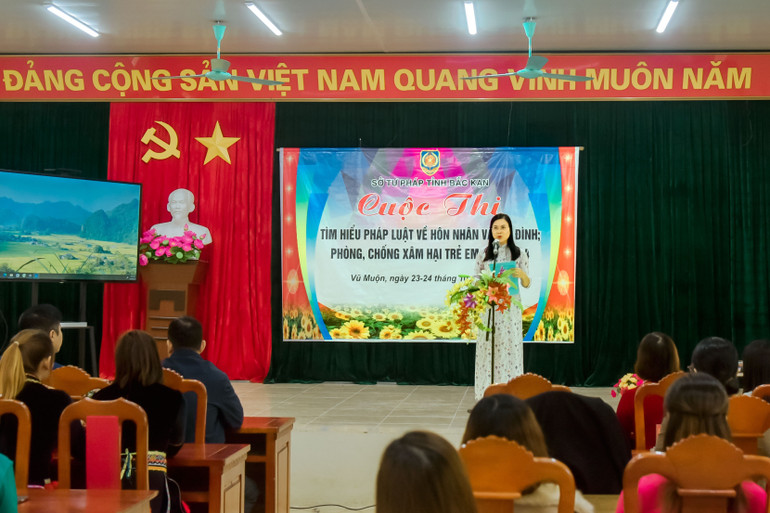 Quang cảnh Cuộc thi. 3-8020-1631.jpg