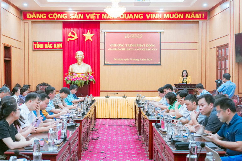 Quang cảnh buổi lễ 6.jpg
