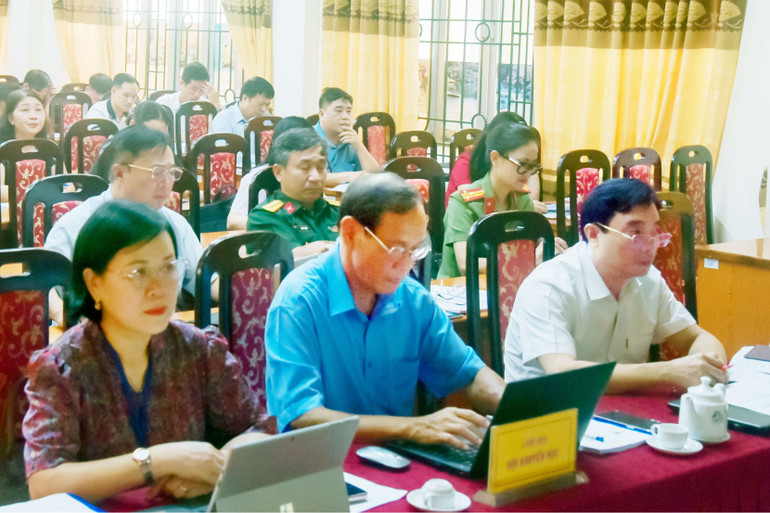 Đại biểu tham dự tại điểm cầu tỉnh Bắc Kạn (Đặt tại Sở Giáo dục và Đào tạo). 2.jpg