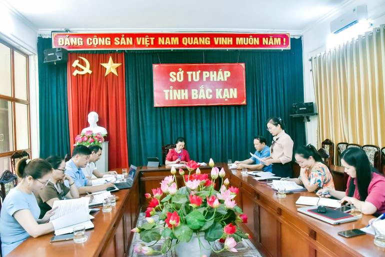 Quang cảnh cuộc họp. 1.jpg
