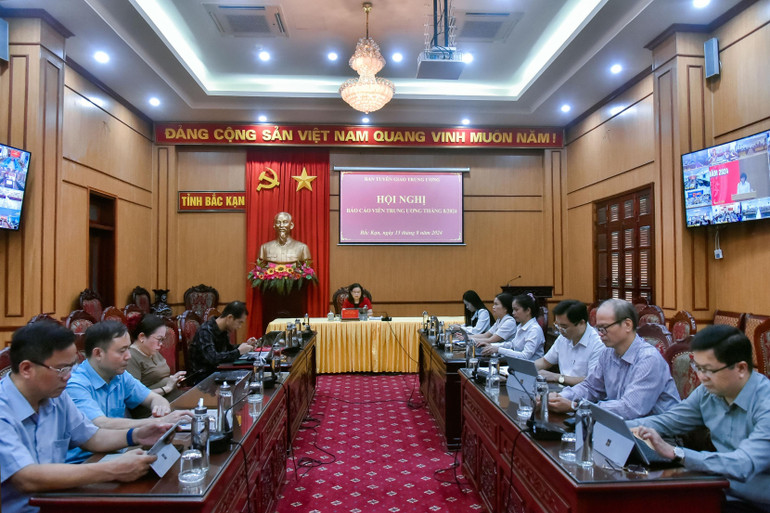 Đại biểu tham dự tại điểm cầu tỉnh Bắc Kạn. 3.jpg