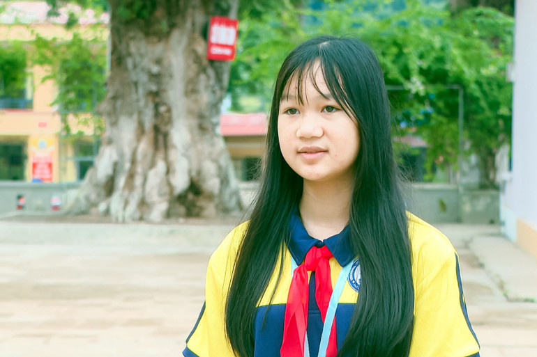 Em Hứa Hoàng Diệu, học sinh lớp 8A5, Trường Trường THCS Huyền Tụng. 3.jpg