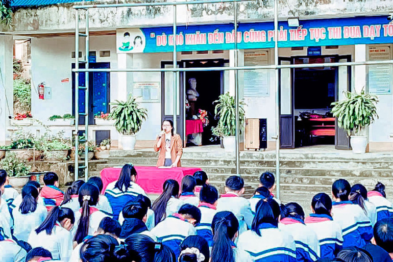 Buổi tuyên truyền phòng, chống tác hại của thuốc lá tại Trường PTDTBT THCS Bành Trạch. tuyen-truyen.jpg
