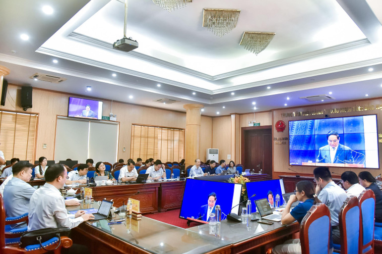 Đồng chí Phạm Minh Chính, Ủy viên Bộ Chính trị, Thủ tướng Chính phủ phát biểu tại hội nghị. 4.jpg