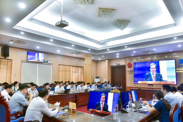 Bộ trưởng Bộ GD&ĐT Nguyễn Kim Sơn phát biểu tại hội nghị. 3.jpg