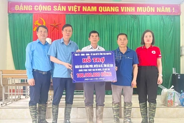 Thái Nguyên hỗ trợ các xã của huyện Ba Bể bị thiệt hại do mưa lũ