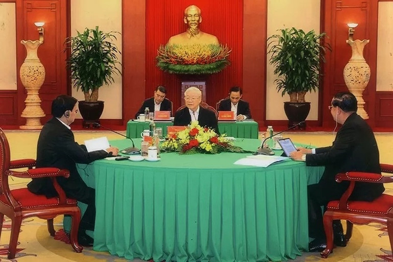 Tổng Bí thư Đảng Cộng sản Việt Nam Nguyễn Phú Trọng, Chủ tịch Đảng Nhân dân Campuchia (CPP) Samdech Techo Hun Sen và Tổng Bí thư Đảng Nhân dân Cách mạng Lào, Chủ tịch nước Lào Thongloun Sisoulith tại Cuộc gặp cấp cao Việt Nam - Campuchia - Lào (9/2023) Tổng Bí thư Đảng Cộng sản Việt Nam Nguyễn Phú Trọng, Chủ tịch Đảng Nhân dân Campuchia (CPP) Samdech Techo Hun Sen và Tổng Bí thư Đảng Nhân dân Cách mạng Lào, Chủ tịch nước Lào Thongloun Sisoulith tại Cuộc gặp cấp cao Việt Nam - Campuchia - Lào (9/2023)