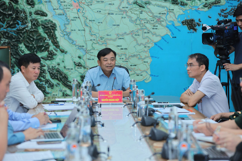 Thứ trưởng Bộ Nông nghiệp và PTNT chủ trì cuộc họp Thứ trưởng Bộ Nông nghiệp và PTNT chủ trì cuộc họp